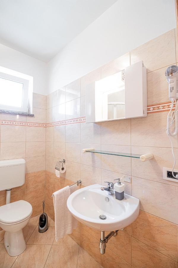 Apartments Gracia Baška Екстериор снимка