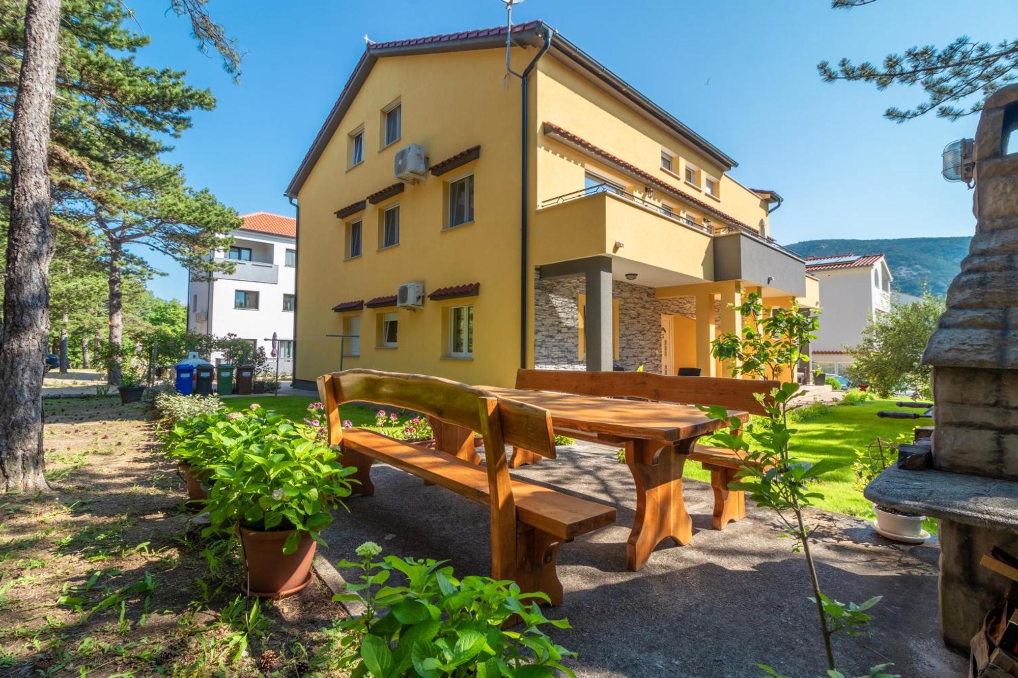 Apartments Gracia Baška Екстериор снимка